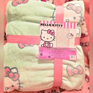 New Hello Kitty Seafoam Green Mushroom & Bows 60 x 90 Plush Twin Soft Blanket